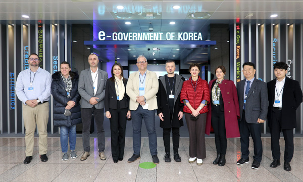 A visit of the government delegation from Serbia