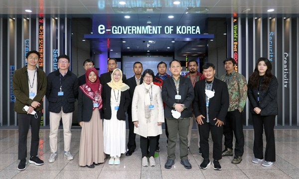 A visit of delegation from Government of Indonesia