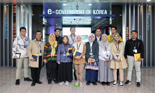 A visit of delegation from Indonesia and Tunisia