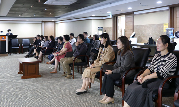 A visit of delegation from Vietnam