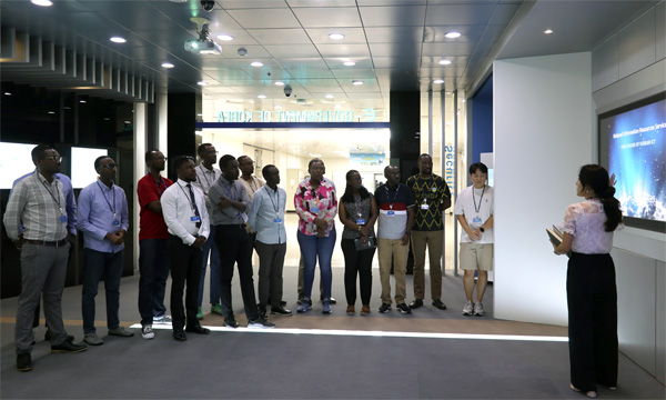 A visit of delegation from Rwanda