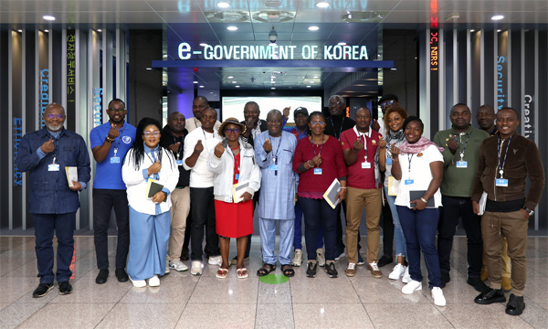 A visit of Cameroonian delegation for e-government awareness improvement project