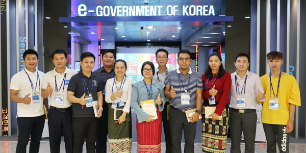 A visit of delegation from Laos