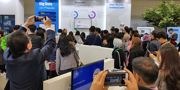 Hye-ahn at 2019 ASEAN-RoK Exhibition on Public Service Innovation