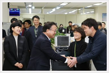 김부겸 장관, 사이버 대응태세 점검 및 근무자 격려