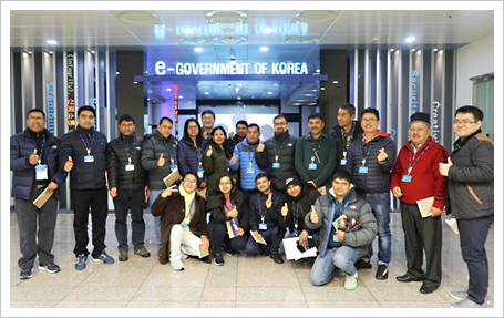 5.네팔 공무원, 본원 홍보관 방문 (2018.11.23)