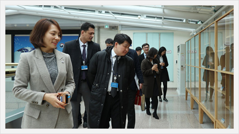 우주베키스탄 프로젝트관리청 부청장, 본원 홍보관 방문 (2019.3.12)