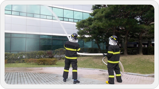 2020 책임운영기관 종합평가 유공 포상 시상식 기념사진 촬영을 하고 있다.